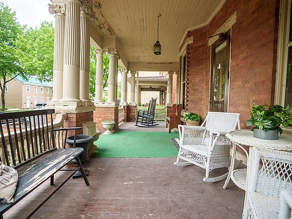 4th image of 176 W Water St