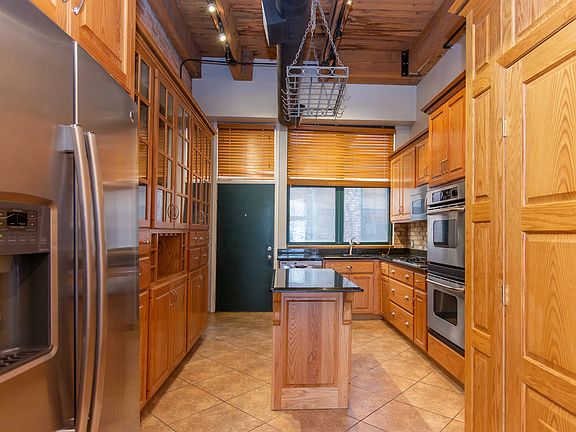 3rd image of 1737 N Paulina St APT 103