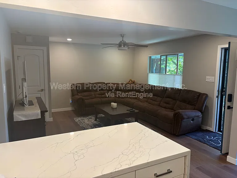 1132 Callas Ln #2 — Photo 4