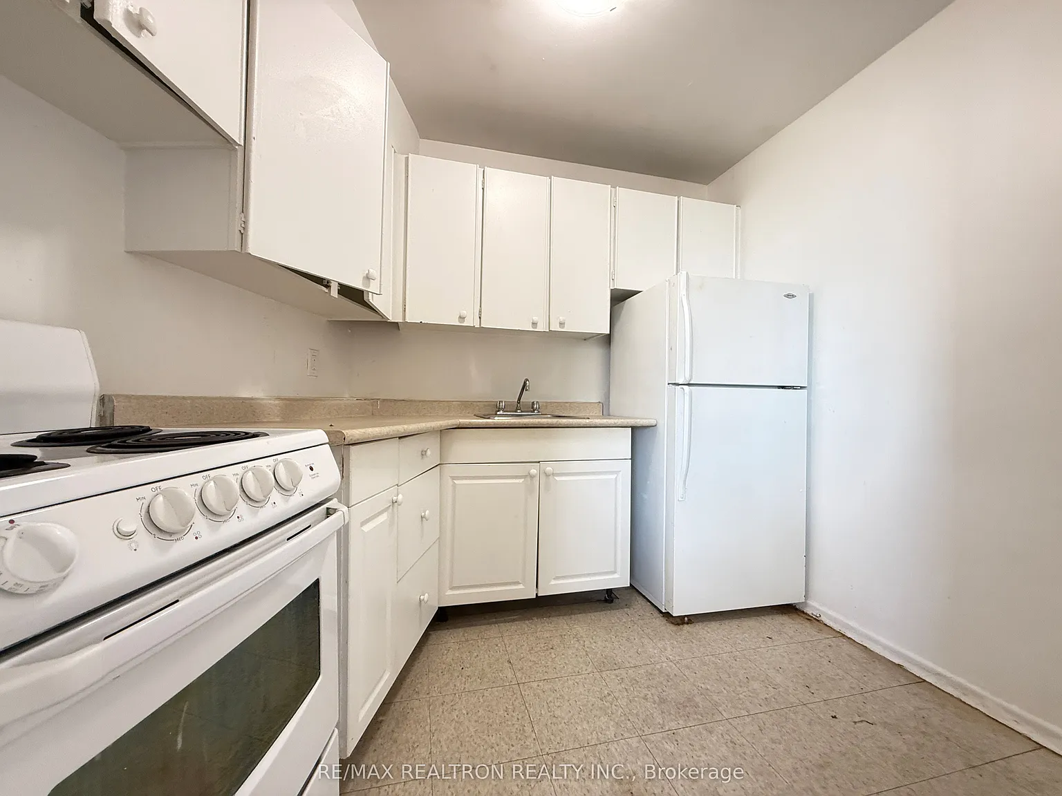 Studio, $1,595 — Photo 3