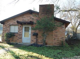 963 E Humphreys St, Seguin, TX 78155