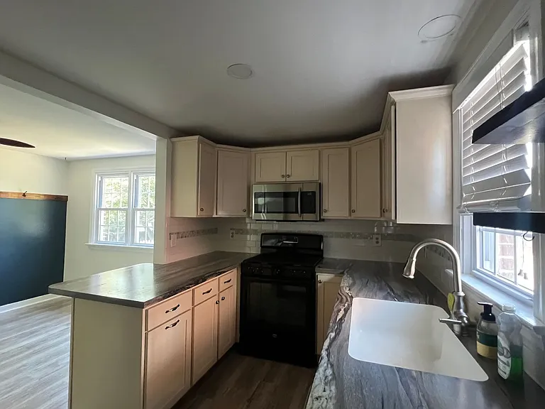 851 Fountain Ave — Photo 6