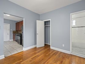 46 E 14th St