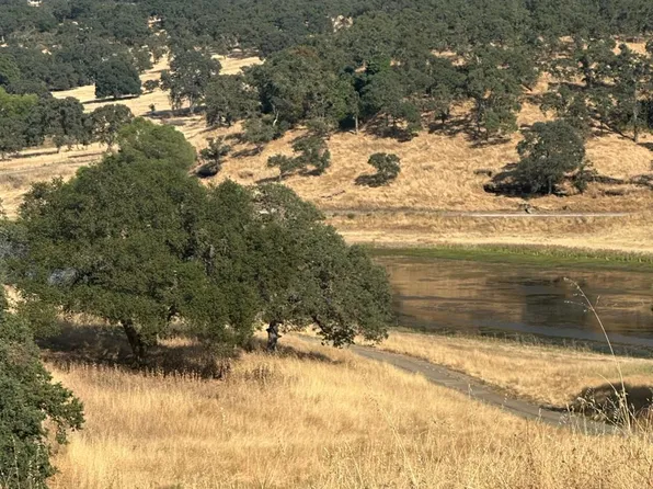 75 Cormorant Dr, Wallace, CA 95254