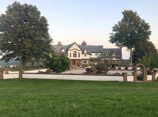 24 Hundred Acres Rd, Newtown, CT 06470