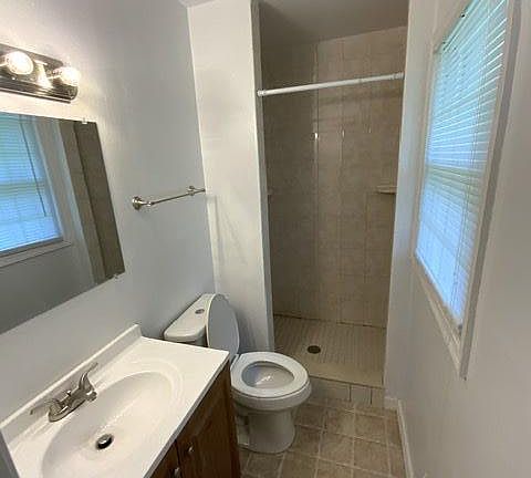 5th image of 21413 Lynn Dr