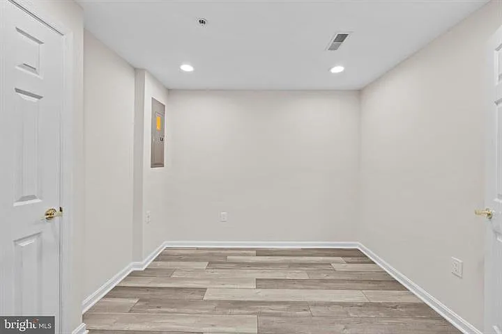 8880 Papillon Dr — Photo 37