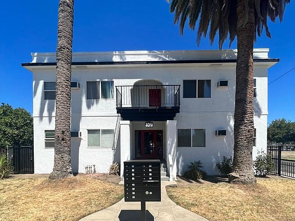 2nd image of 104 N Calaveras St