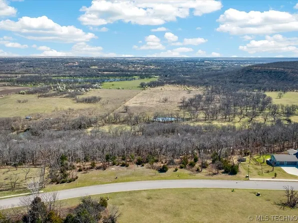 2632 Mountain Rd, Bartlesville, OK 74003