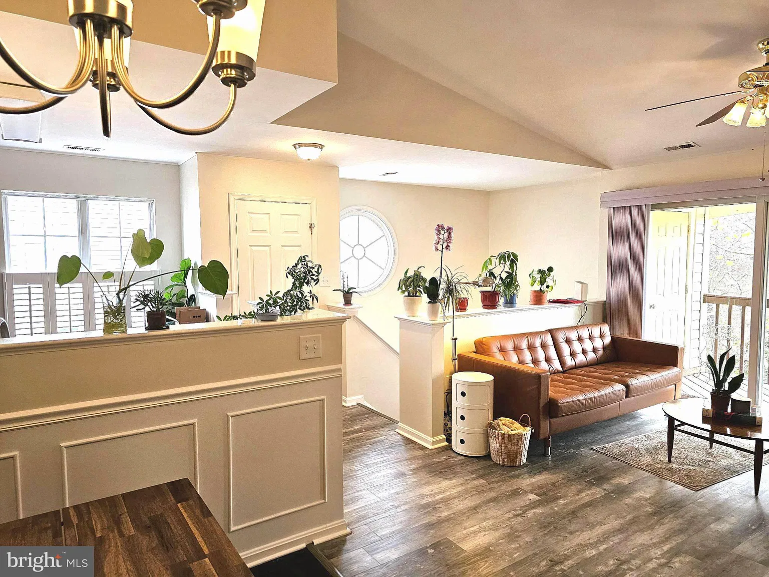 2 bed, 2.0 bath, 936 sqft, $2,000 — Photo 2