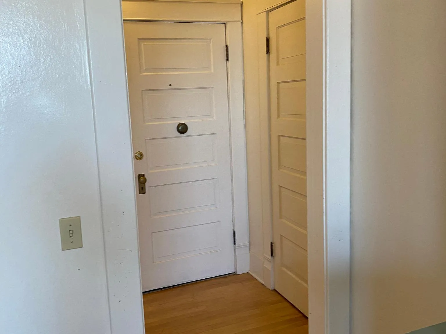 Studio, 400 sqft, $1,150 — Photo 2