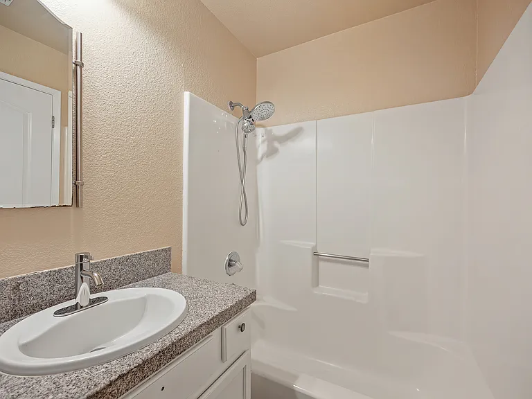 720 Donovan Ct — Photo 32