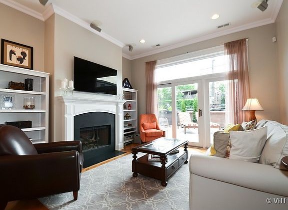 2nd image of 2901 N Halsted Ave #202