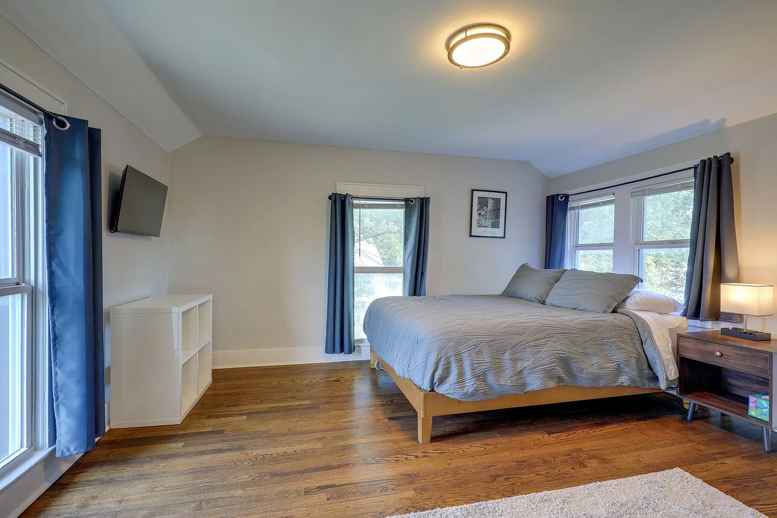 3 bed, 2.0 bath, 1496 sqft, $5,074 — Photo 4