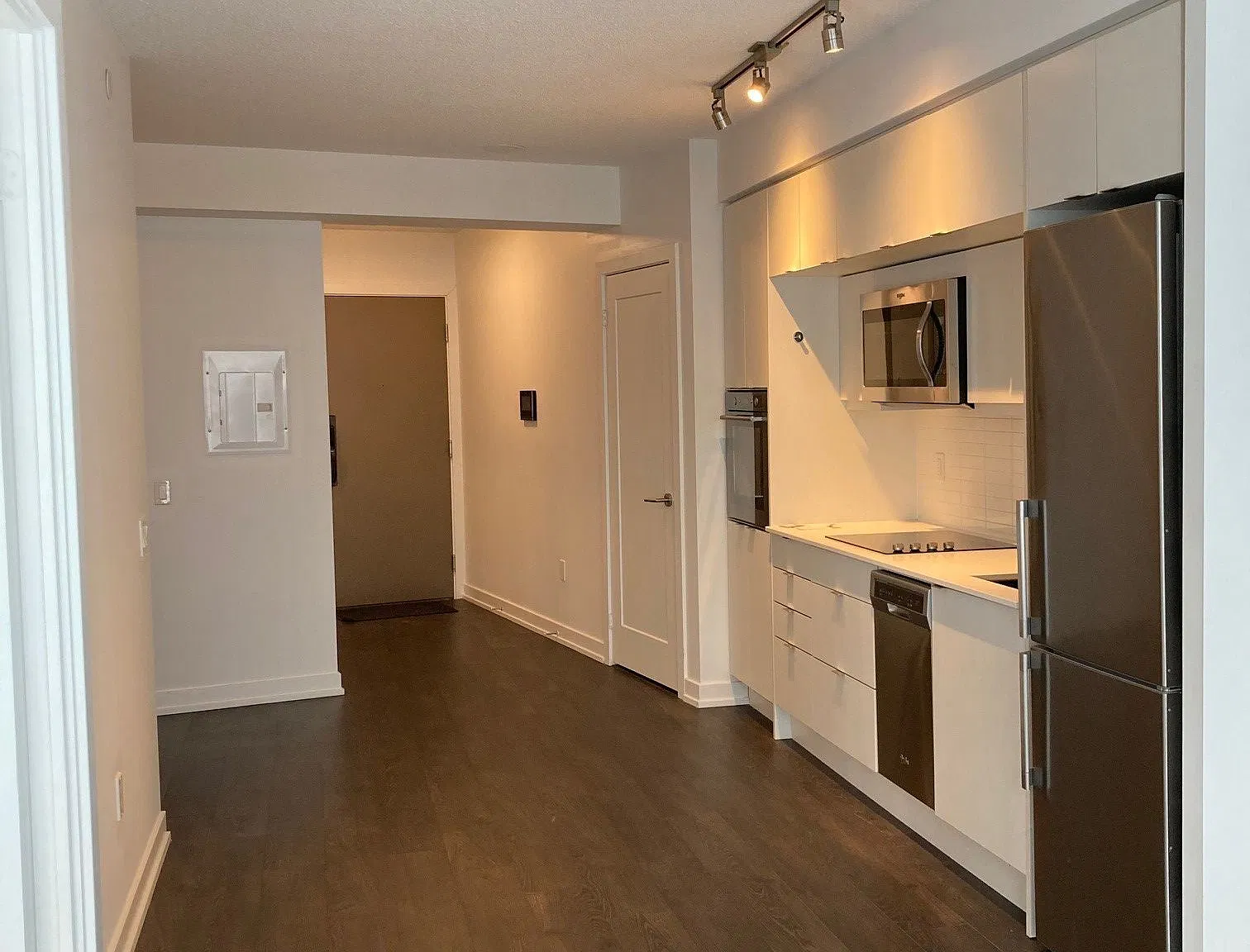 2 bed, $2,650 — Photo 2