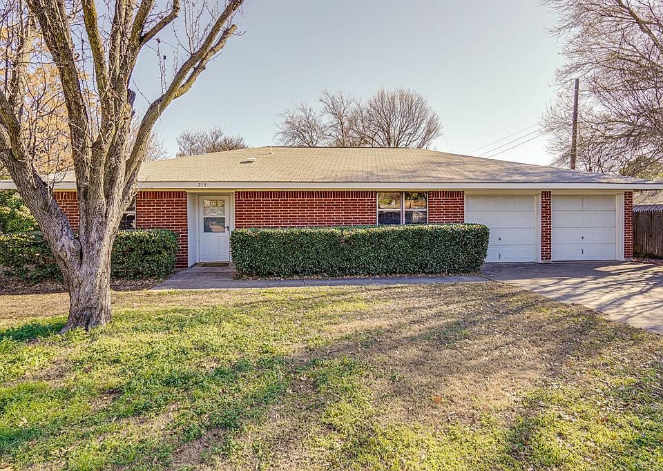 1st image of 715 Clover Ct