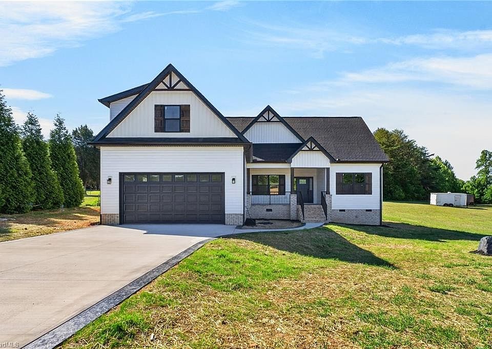 1st image of 2361 Chaucer Ln