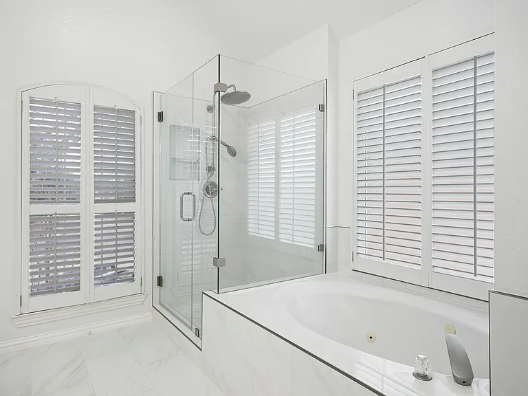 3777 Meadowcreek Cir — Photo 16