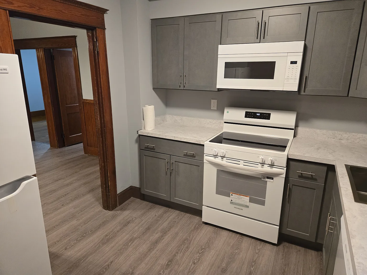 3 bed, 1200 sqft, $2,000 — Photo 2
