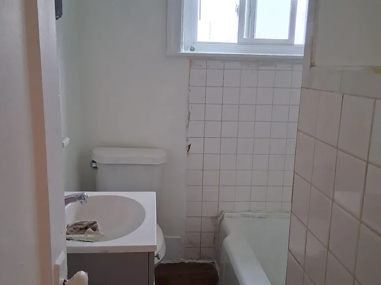 3524 Kensington Ave #3 — Photo 3