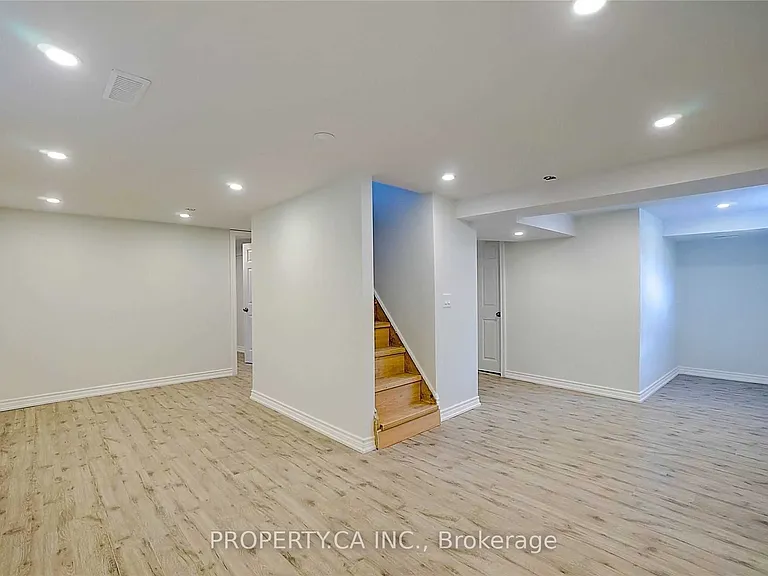 39 Farrell Ave — Photo 18