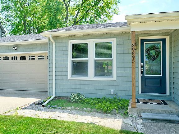 2nd image of 39895 Squire Dr