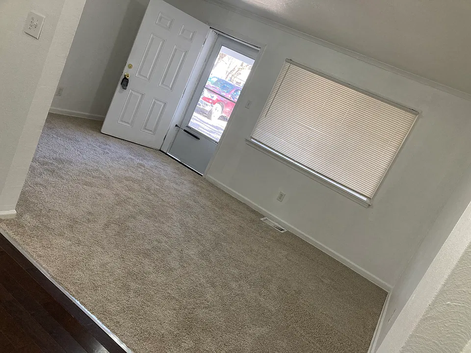 811 Underwood Ave #815