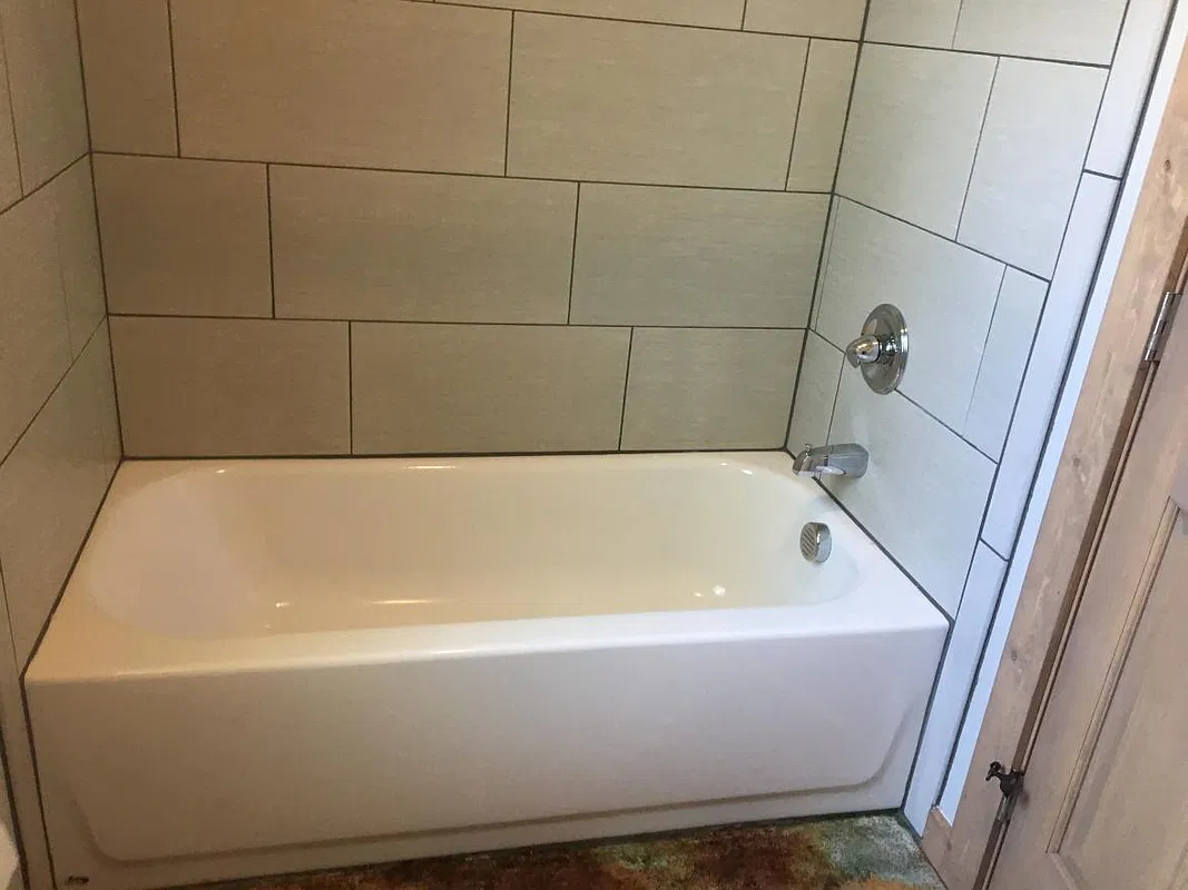 3 bed, 2.0 bath, 1408 sqft, $2,100 — Photo 4