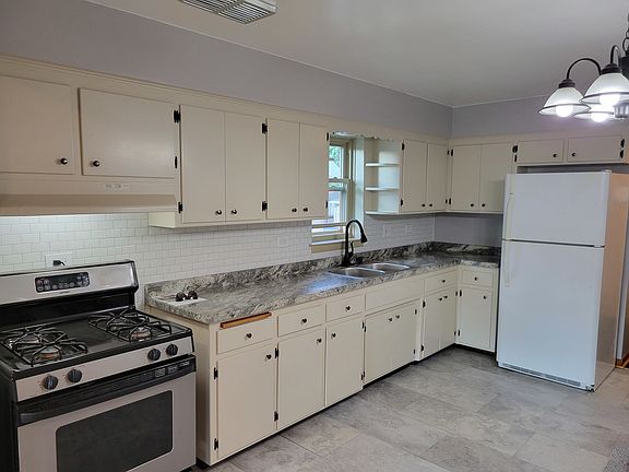 4th image of 3213 Cuyler Ave