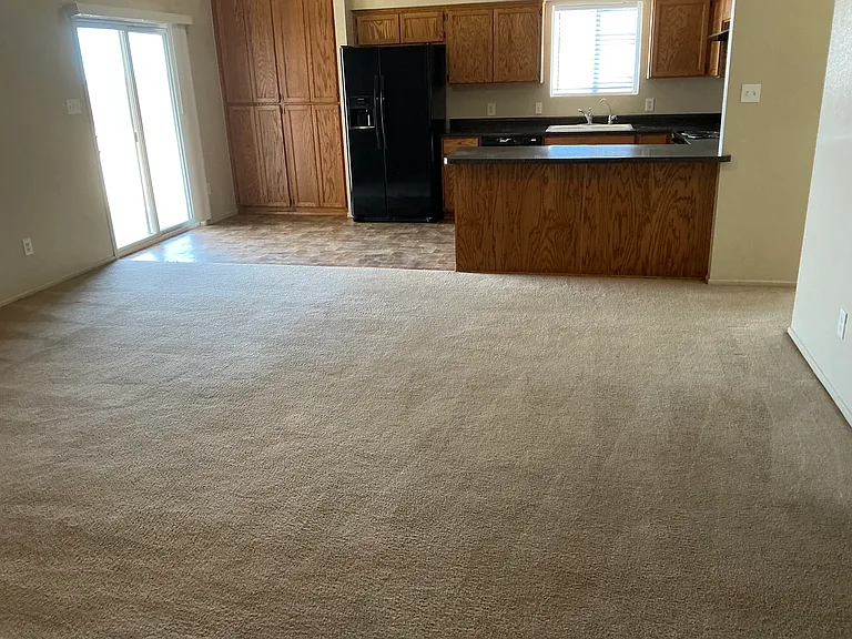 4402 S Jasmine Ave — Photo 3