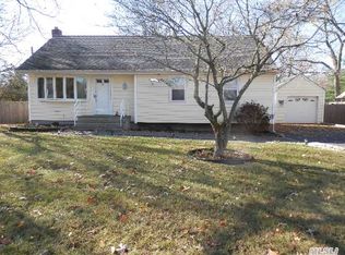 44 William St, Smithtown, NY 11787