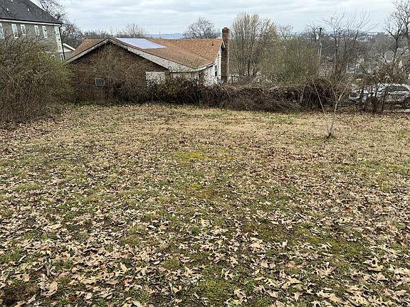 5th image of 5901 Maxon Ave