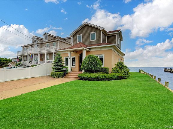 2nd image of 894 Bay 9th Street