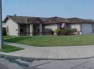 1445 Almond Ct, Lemoore, CA 93245