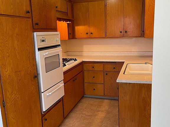 3rd image of 220 E Sierra Madre Blvd Unit I