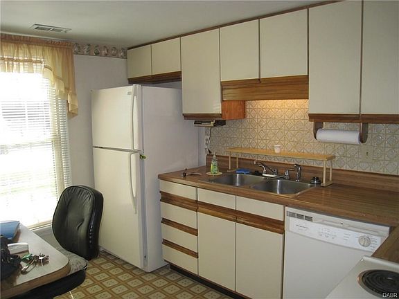 5th image of 51 Winchester Pl #43
