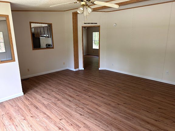 3rd image of 989 Pleasant Union Rd