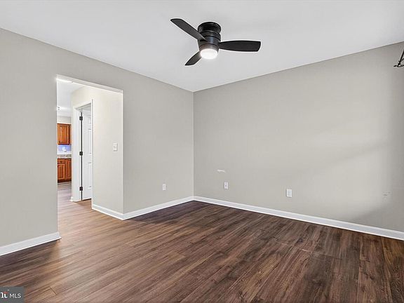 5th image of 23 Princeton Dr