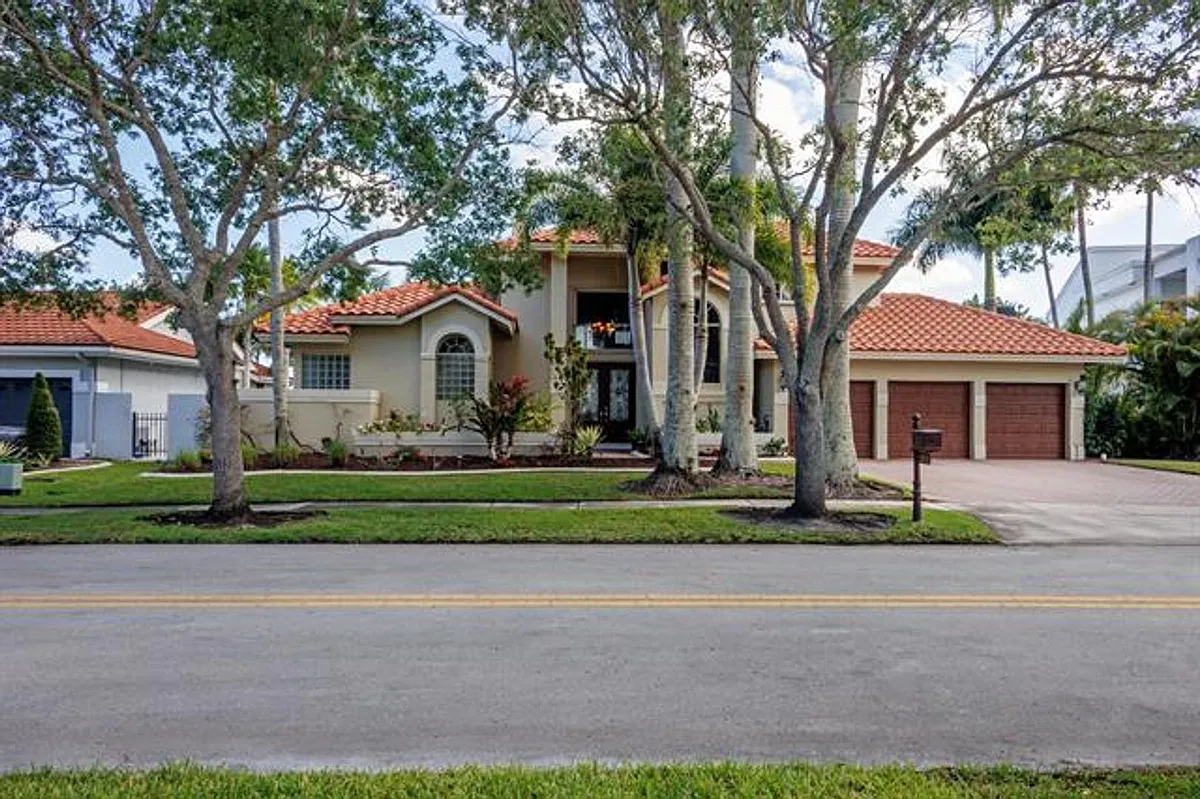 Building Photo - 18142 NW 15th Ct #0
