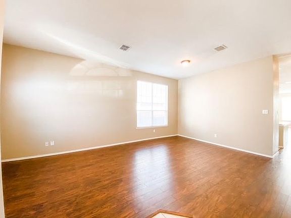 3rd image of 6109 White Pine Dr