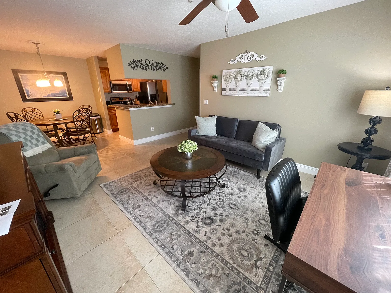 7667 N Wickham Rd — Photo 4