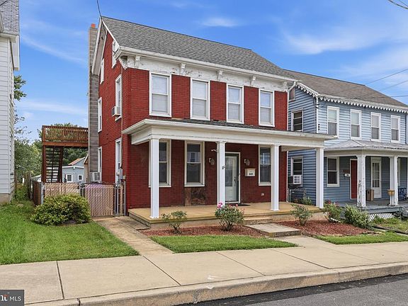 5th image of 222 N Main St