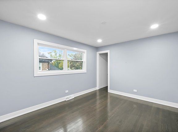 4th image of 9629 Mason Ave