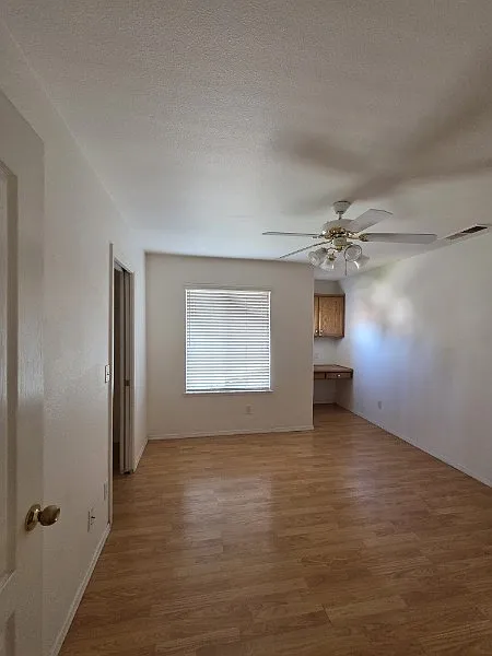 3 bed, 2.5 bath, 1890 sqft, $2,600 — Photo 3