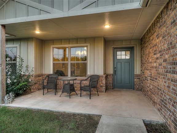 3rd image of 43823 Hunters Hill Dr