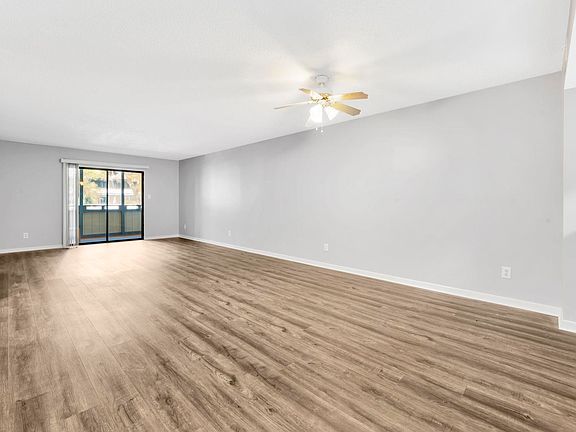 4th image of 250 Maison Dr. #B-6