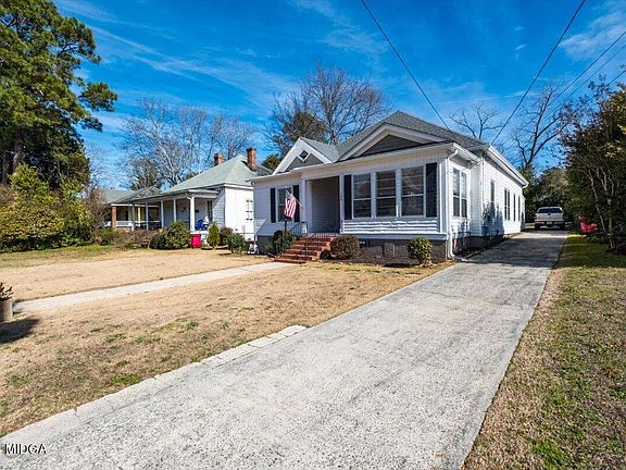 3rd image of 139 Stonewall Pl