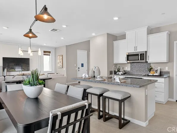 36598 Altisma Dr, Winchester, CA 92596