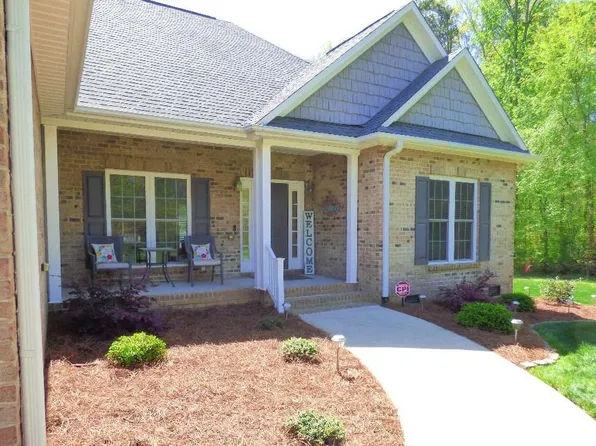 107 Garden Ter, Mount Holly, NC 28034