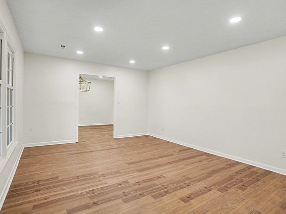 5th image of 1930 Kate Ln.